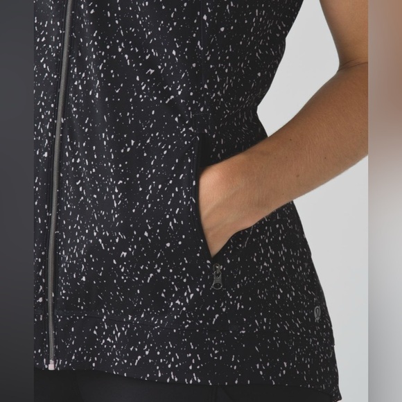 EUC 🍋 Lululemon Go The Distance Vest - Picture 10 of 16